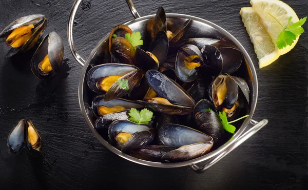 limon ile haşlanmış midye