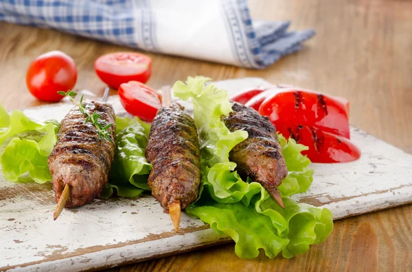 Kebab con verdure fresche . — Foto Stock