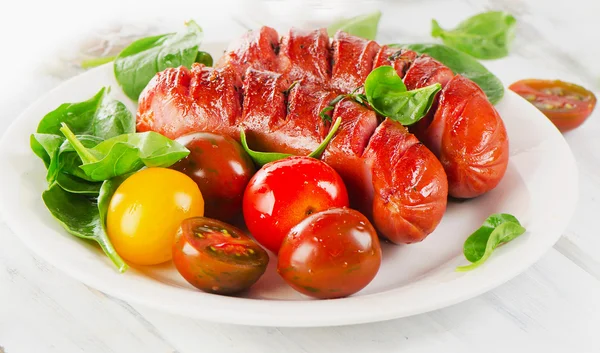 Kızarmış sosis ve domates