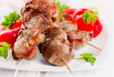 Kebap sebze ile devam eder