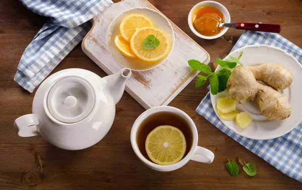 Tea with lemon, ginger, honey and mint — Stock Photo, Image