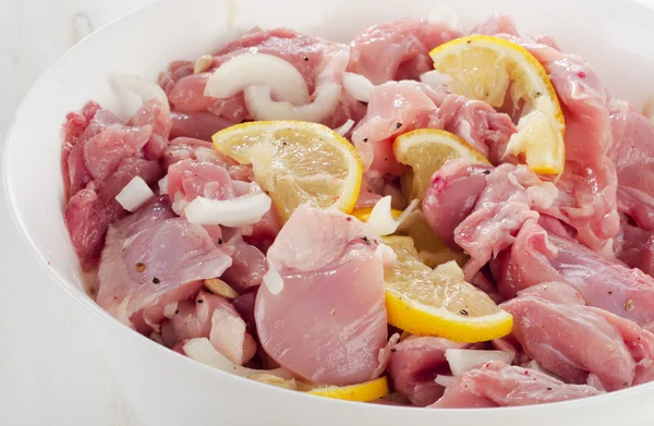Marinated Chicken Pieces with lemon — Stock Photo, Image