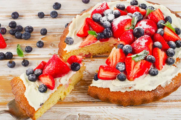 Taze berry kek — Stok fotoğraf