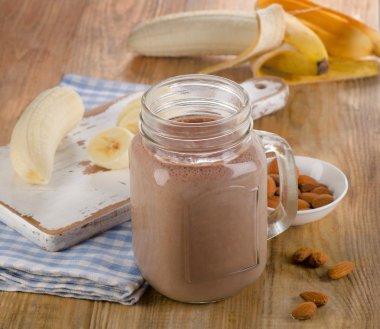 Healtthy çikolata muz smoothie