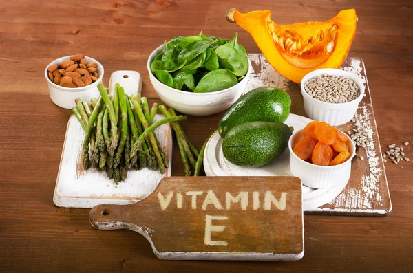 Żywność zawierająca witaminy E — Zdjęcie stockowe