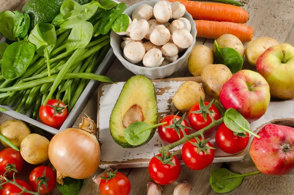 Органические свежие овощи — стоковое фото