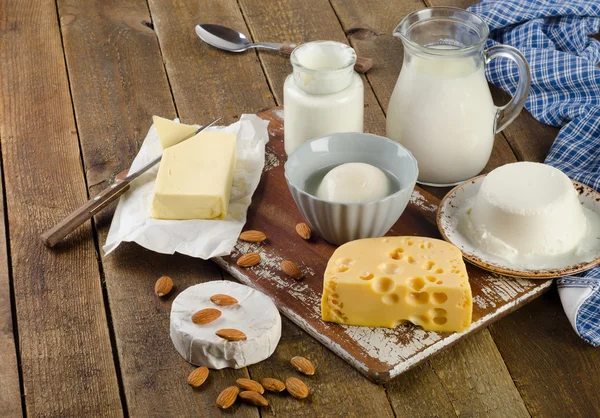 Productos lácteos con almendras — Foto de Stock