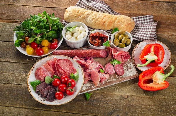 Traditionele Italiaanse antipasto — Stockfoto