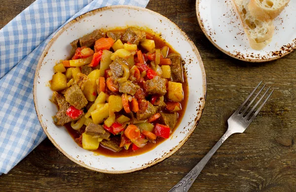 Estofado de carne con verduras — Foto de Stock