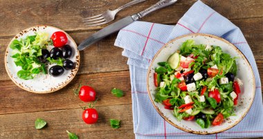 Taze Yunan salatası.