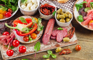 Kesme tahtası üzerinde meze