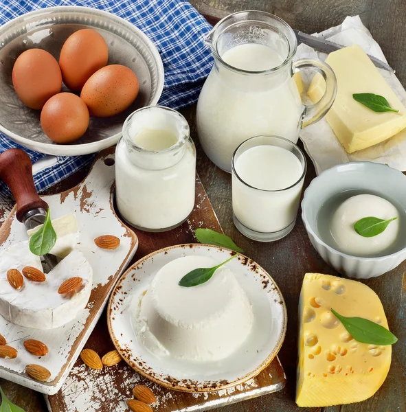 Dairy products and eggs — Stock Photo, Image