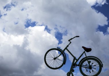 Vintage Bisiklet üzerinde gökyüzü