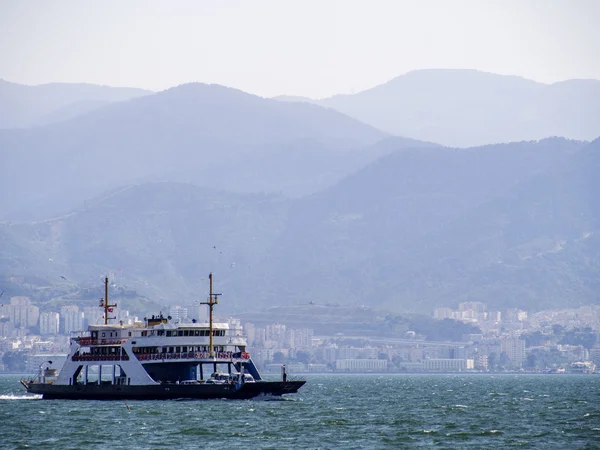 Izmir, balsa de passageiros — Fotografia de Stock