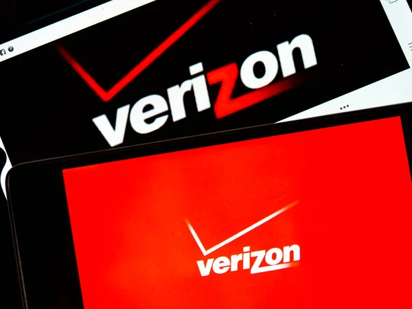 우크라이나 키예프 2021 사진에서 버라이 커뮤니케이션스 Verizon Communications Inc 로고는 — 스톡 사진