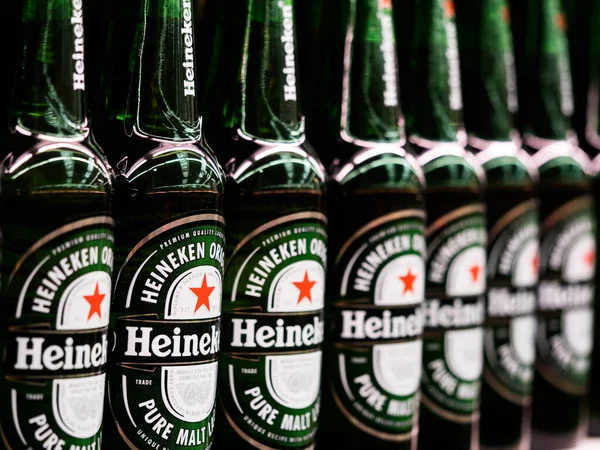Kiev Ukraine May 2021 Bottles Heineken Beer Shelf Store — Stock Photo, Image
