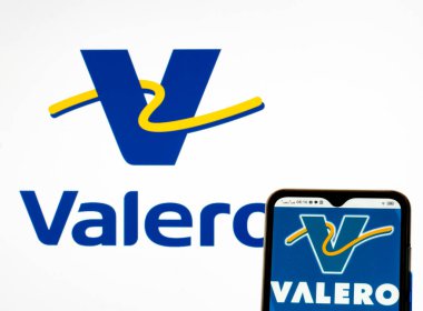 Kiev, Ukrayna, 27 Haziran 2021. Bu resimde Valero Enerji Şirketi 'nin logosu akıllı telefondan gösteriliyor.