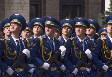 askerler üzerinde Khreshchatyk'a vardır