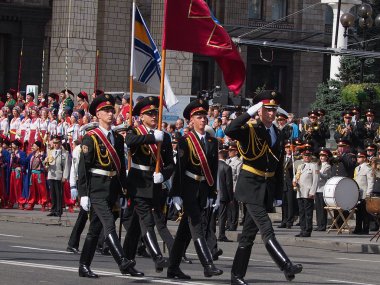 askerler üzerinde Khreshchatyk'a vardır