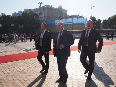 resmi törenle bayrak törenini