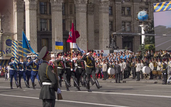 Parata militare per celebrare il giorno dell'indipendenza — Foto Stock