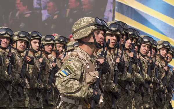 Troops are on Khreshchatyk — Stock Photo, Image