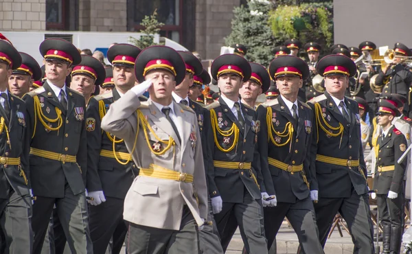 Vojáci jsou na khreshchatyk — Stock fotografie