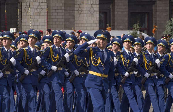 Войска на Крещатике — стоковое фото