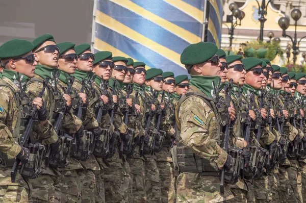 Troops are on Khreshchatyk — Stock Photo, Image