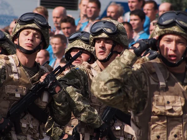 Troops are on Khreshchatyk — Stock Photo, Image