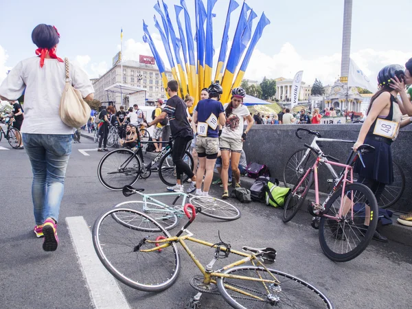 Charity cycling on Khreshchatyk, Kiev — Stock Photo, Image