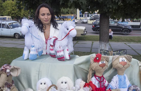 Handwerker mit ihren Puppen — Stockfoto