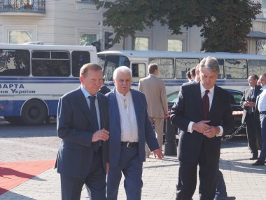 eski devlet başkanı leonid kravchuk, leonid Kuçma ve viktor Yuşçenko