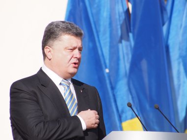 Ukrayna'nın bayrak günü onuruna Başkan petro poroshenko