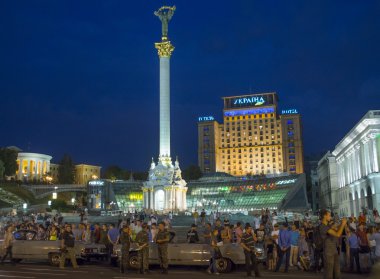 Kiev önünde Bağımsızlık günü askeri geçit töreni