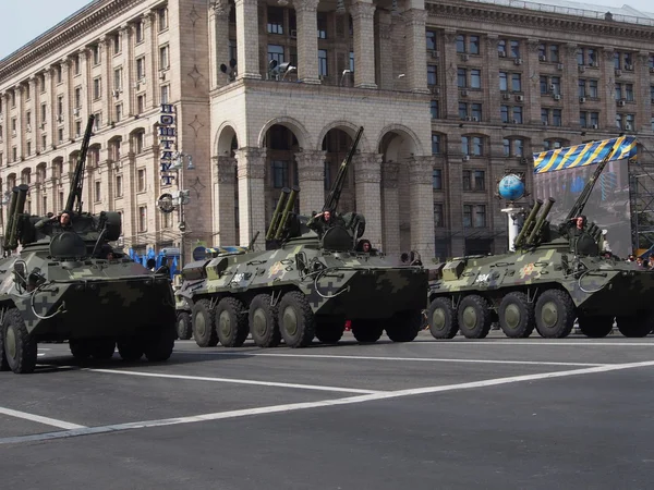 Militärparad i Kiev — Stockfoto