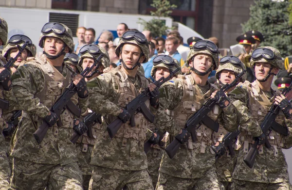 基辅的阅兵式，庆祝独立日 — 图库照片