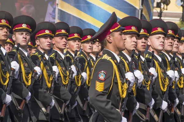 Киевский военный парад в честь Дня независимости — стоковое фото