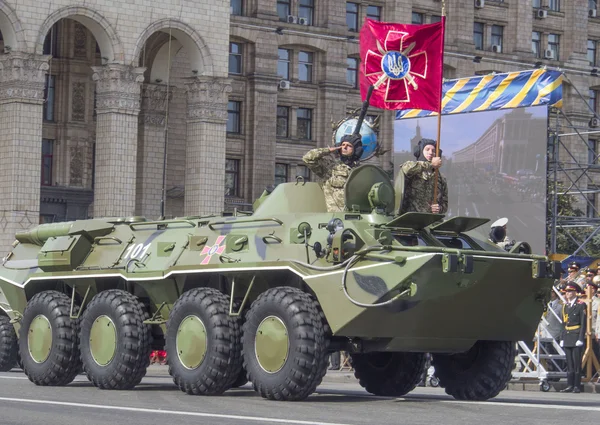 Vojenská vozidla v den nezávislosti parade — Stock fotografie