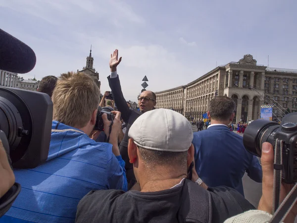 Prime Minister Arseniy Yatsenyuk waving — Stock Photo, Image