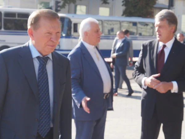 Les anciens présidents Leonid Kravchuk, Leonid Kuchma et Viktor Iouchtchenko — Photo