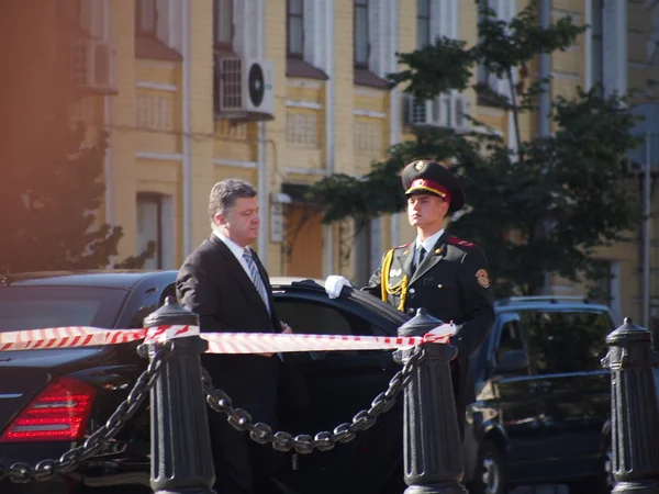 Presidente Petro Poroshenko en honor al Día de la Bandera de Ucrania —  Fotos de Stock