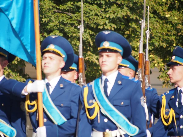 Oficjalna ceremonia podniesienia bandery na cześć dnia Flaga Ukrainy — Zdjęcie stockowe