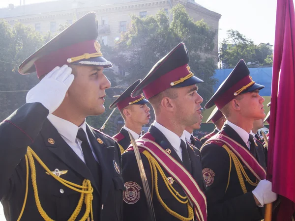 Oficjalna ceremonia podniesienia bandery na cześć dnia Flaga Ukrainy — Zdjęcie stockowe