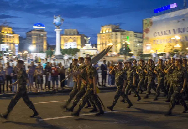 Military parade  in Kiev ahead of Independence Day — Stock Photo, Image