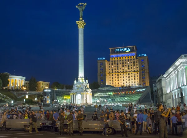 Militaire parade in kiev vóór de dag van de onafhankelijkheid — Stockfoto