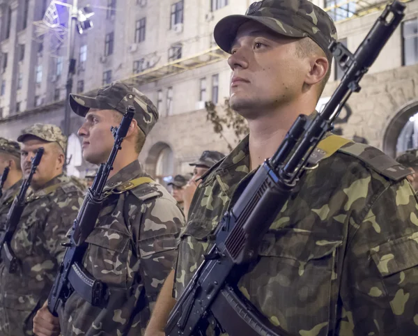 Military parade  in Kiev ahead of Independence Day — Stock Photo, Image