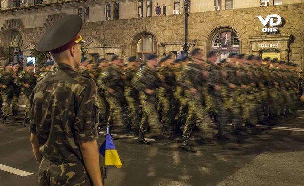 Défilé militaire à Kiev avant la fête de l'indépendance — Photo