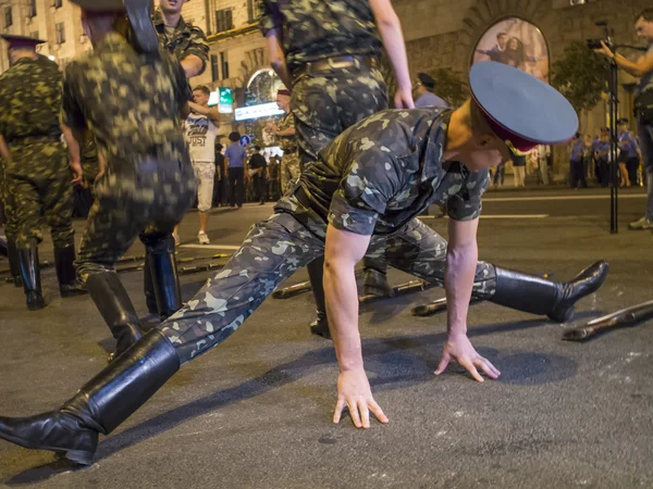 Military parade  in Kiev ahead of Independence Day — Stock Photo, Image