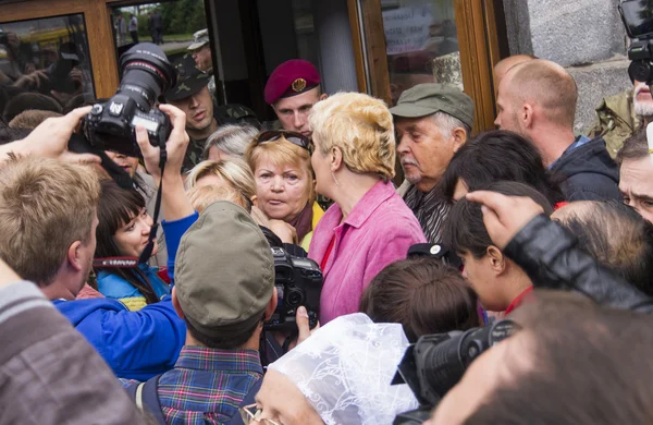 Protestující poblíž ministerstvem obrany Ukrajiny — Stock fotografie